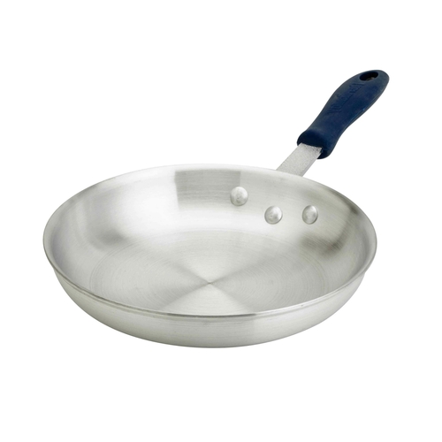 Thermalloy Fry Pan, 8'' dia. x 1-1/2'', without lid, Thermogrip removable silicone sleeve, riveted han